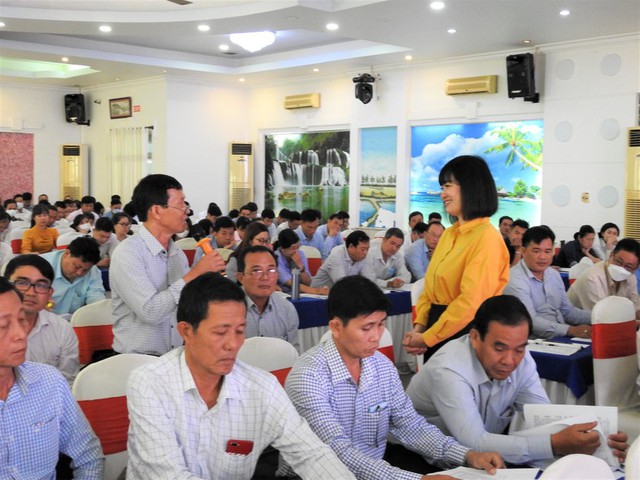 Long An tập huấn về đánh giá, công nhận xã, phường đạt chuẩn tiếp cận pháp luật cho 250 công chức tư pháp - Ảnh 1. Long An tập huấn về đánh giá, công nhận xã, phường đạt chuẩn tiếp cận pháp luật cho 250 công chức tư pháp - Ảnh 1.