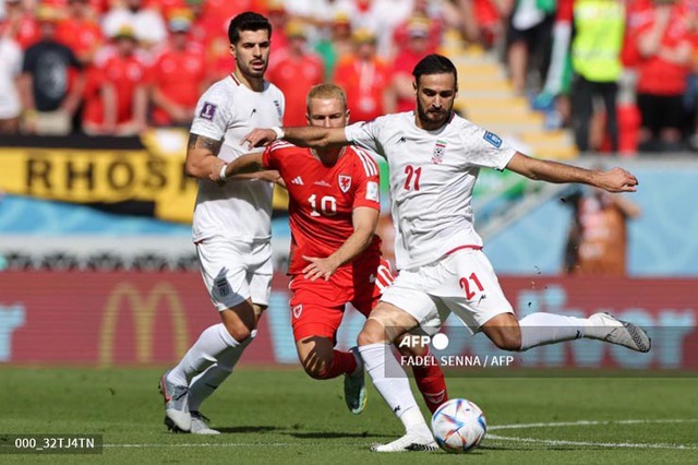 Iran bừng lên hy vọng; Qatar chia tay World Cup - Ảnh 1.