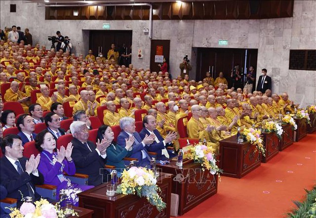 Chủ tịch nước Nguyễn Xuân Phúc: Phát huy truyền thống yêu nước, gắn bó, đồng hành cùng dân tộc của Phật giáo Việt Nam - Ảnh 1.