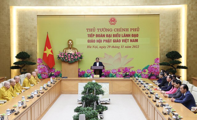 Thủ tướng đề nghị Giáo hội Phật giáo chung tay xây dựng đất nước hòa bình, thịnh vượng, nhân dân ấm no, hạnh phúc - Ảnh 3.