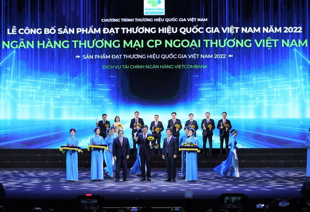 Vietcombank lần thứ 8 liên tiếp đạt Thương hiệu quốc gia Việt Nam - Ảnh 1.
