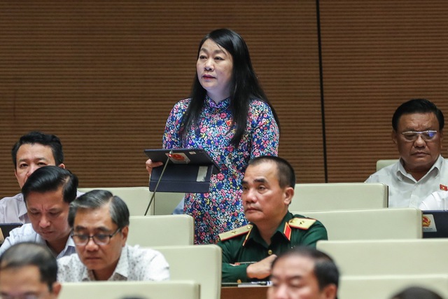 TRỰC TIẾP: Quốc hội chất vấn Bộ trưởng Bộ Thông tin và Truyền thông - Ảnh 1.