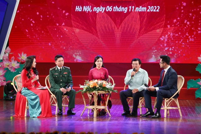 Trọng thể kỷ niệm 10 năm Ngày Pháp luật Việt Nam - Ảnh 2.