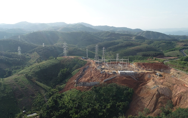 Nỗ lực vượt khó, đưa dự án nhập khẩu điện từ Lào về đích - Ảnh 1.