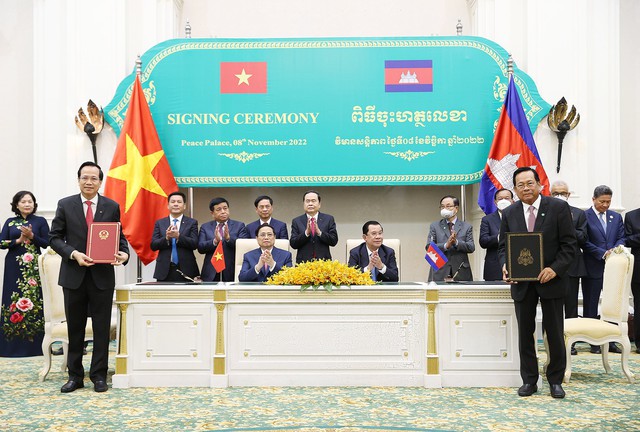 Thủ tướng Chính phủ Phạm Minh Chính hội đàm với Samdech Techo Thủ tướng Hun Sen - Ảnh 4.