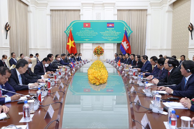 Thủ tướng Chính phủ Phạm Minh Chính hội đàm với Samdech Techo Thủ tướng Hun Sen - Ảnh 1.