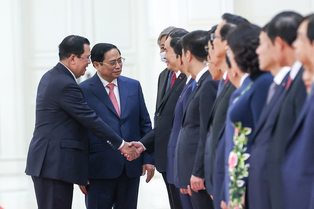 Chùm ảnh: Lễ đón chính thức Thủ tướng Phạm Minh Chính thăm Campuchia - Ảnh 6.