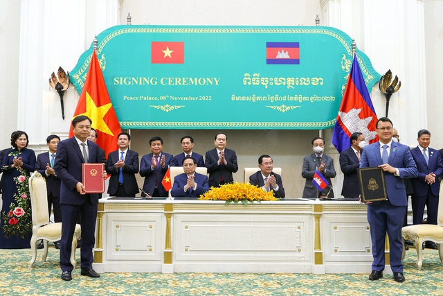 Thủ tướng Chính phủ Phạm Minh Chính hội đàm với Samdech Techo Thủ tướng Hun Sen - Ảnh 8.