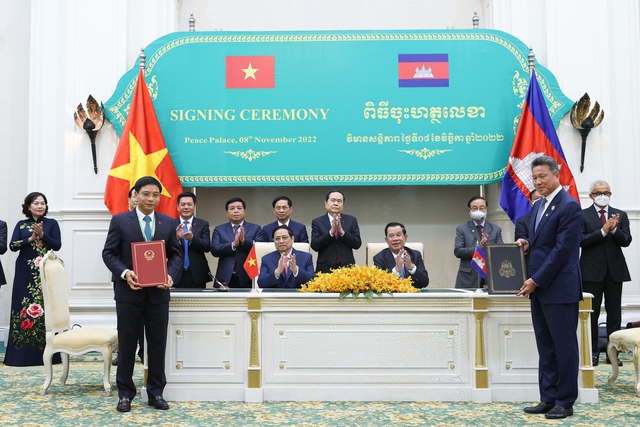 Thủ tướng Chính phủ Phạm Minh Chính hội đàm với Samdech Techo Thủ tướng Hun Sen - Ảnh 9.