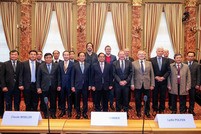 Thủ tướng Phạm Minh Chính hội kiến Chủ tịch Nghị viện Luxembourg - Ảnh 3. Thủ tướng Phạm Minh Chính hội kiến Chủ tịch Nghị viện Luxembourg - Ảnh 3.
