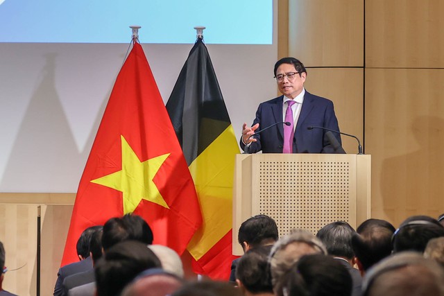Thủ tướng dự Diễn đàn doanh nghiệp Việt Nam-Bỉ và tiếp lãnh đạo các tập đoàn lớn - Ảnh 4.