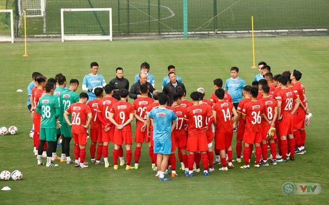 Đội tuyển Việt Nam bắt đầu 'chiến dịch' AFF Cup 2022 - Ảnh 1.