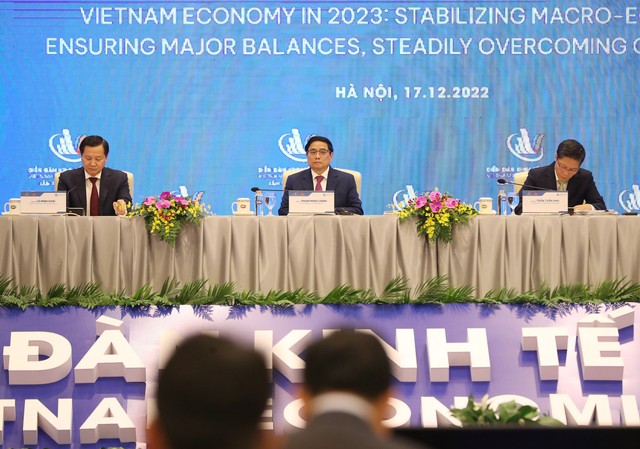 Thủ tướng Phạm Minh Chính chủ trì phiên toàn thể cấp cao Diễn đàn Kinh tế Việt Nam 2023 - Ảnh 3.