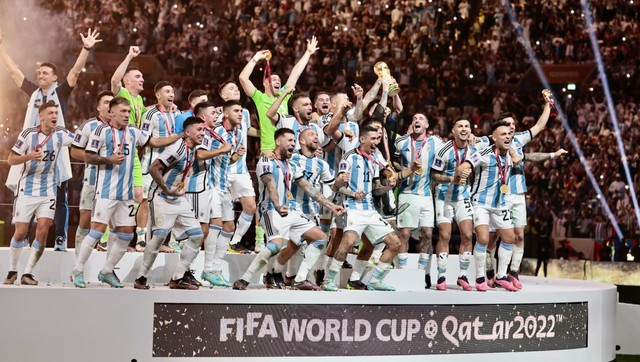 Argentina lần thứ 3 vô địch trong kỳ World Cup cuối cùng của Messi - Ảnh 1.