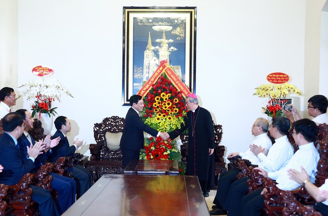 Phó Thủ tướng Thường trực Phạm Bình Minh chúc mừng Giáng sinh tại TPHCMC - Ảnh 1.