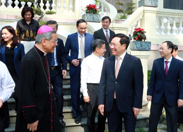 Phó Thủ tướng Thường trực Phạm Bình Minh chúc mừng Giáng sinh tại TPHCMC - Ảnh 2.
