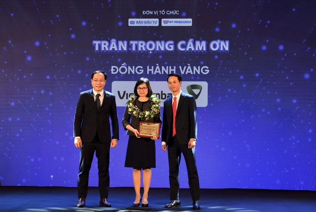 Vietcombank được vinh danh Top 10 nơi làm việc tốt nhất Việt Nam - Ảnh 1.