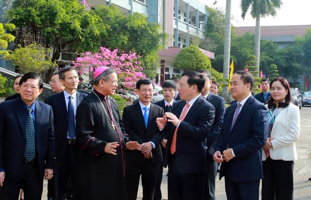 Phó Thủ tướng Thường trực chúc mừng Giáng sinh tại Nam Định - Ảnh 3.