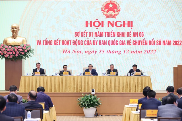 Thủ tướng Chính phủ Phạm Minh Chính, Chủ tịch Ủy ban Quốc gia về chuyển đổi số chủ trì Hội nghị Sơ kết 1 năm triển khai Đề án 06 - Ảnh: VGP/Nhật Bắc.
