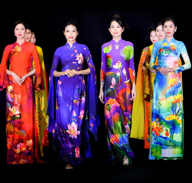 Nhà thiết kế Đỗ Trịnh Hoài Nam quảng bá áo dài Việt Nam tại Mỹ - Ảnh 4.