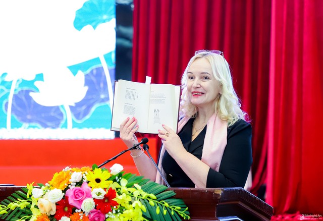 Hội thảo khoa học quốc tế: Nữ sĩ Hồ Xuân Hương - Danh nhân văn hoá và giá trị di sản - Ảnh 3. Hội thảo khoa học quốc tế: Nữ sĩ Hồ Xuân Hương - Danh nhân văn hoá và giá trị di sản - Ảnh 3.