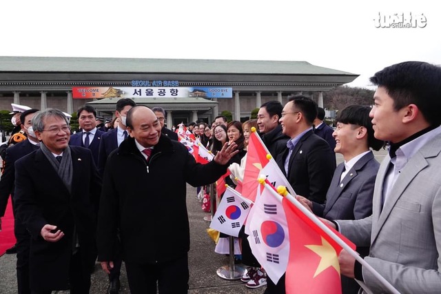 Chủ tịch nước Nguyễn Xuân Phúc bắt đầu thăm cấp Nhà nước Đại Hàn Dân Quốc - Ảnh 3.