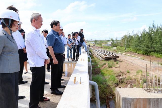 Chùm ảnh: Thủ tướng khảo sát một số dự án trọng điểm tại Bạc Liêu - Ảnh 6.