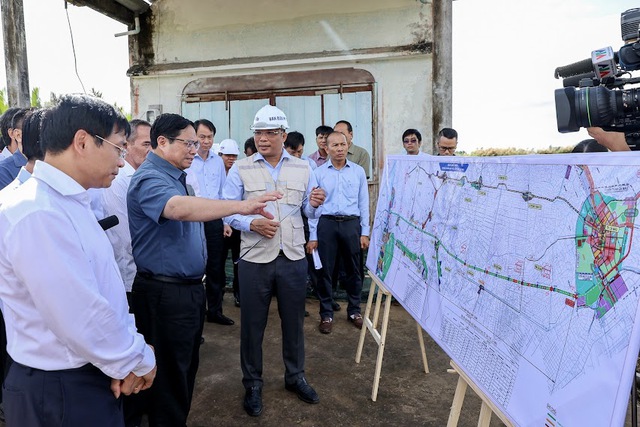 Chùm ảnh: Thủ tướng khảo sát một số dự án trọng điểm tại Bạc Liêu - Ảnh 1.