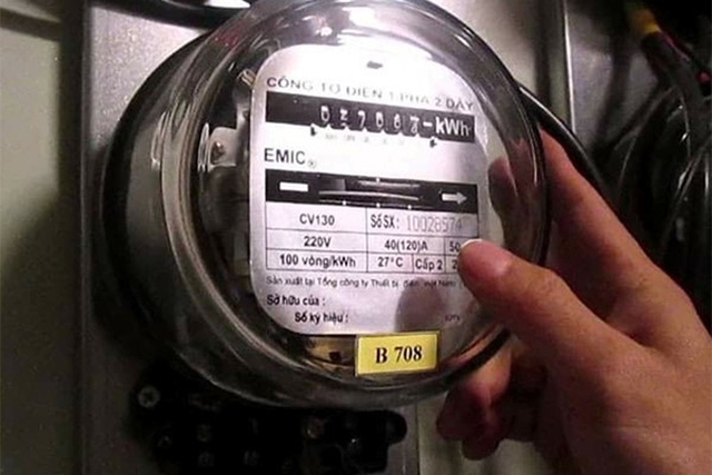 99,6% khách hàng EVNCPC lắp đặt công tơ điện tử đo điện từ xa - Ảnh 1.