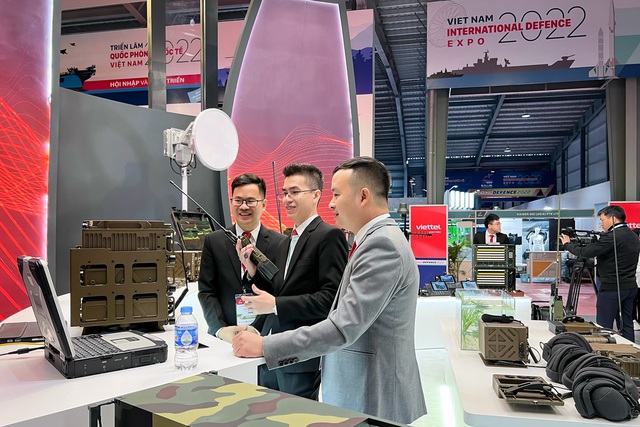 Viettel trình diễn nhiều sản phẩm công nghệ tại Triển lãm Quốc phòng Quốc tế Việt Nam 2022 - Ảnh 1. Viettel trình diễn nhiều sản phẩm công nghệ tại Triển lãm Quốc phòng Quốc tế Việt Nam 2022 - Ảnh 1.
