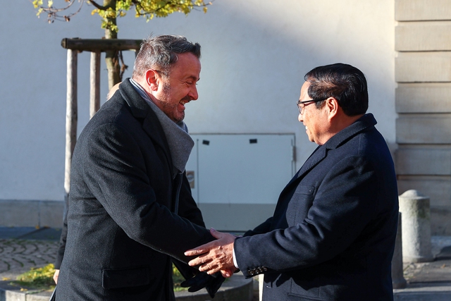 Chùm ảnh: Lễ đón chính thức Thủ tướng Phạm Minh Chính thăm Luxembourg - Ảnh 3.