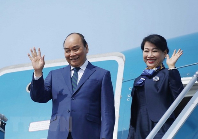 Chủ tịch nước và Phu nhân lên đường thăm Singapore - Ảnh 1.