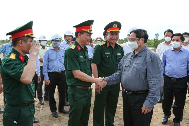 Thủ tướng kiểm tra, đôn đốc các dự án giao thông trọng điểm tại Đồng bằng sông Cửu Long - Ảnh 3.
