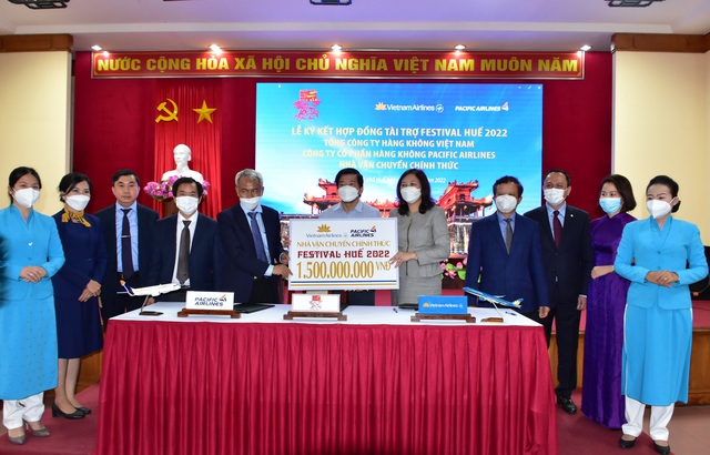 Thừa Thiên Huế và Vietnam Airlines ký kết thỏa thuận hợp tác toàn diện - Ảnh 2.
