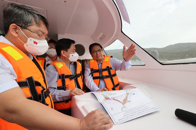 Thủ tướng Phạm Minh Chính kiểm tra, khảo sát một số dự án, công trình lớn tại Khánh Hòa - Ảnh 1.