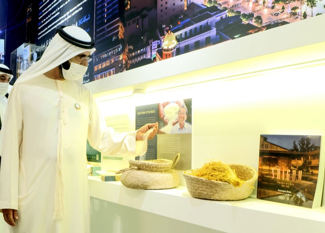 Nhà Triển lãm Việt Nam gây ấn tượng với Quốc vương Dubai  - Ảnh 2.