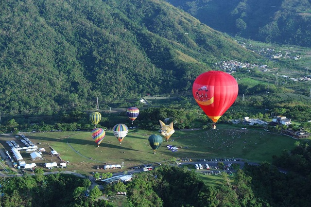 Vietjet đồng hành cùng Lễ hội Khinh Khí Cầu quốc tế Tuyên Quang 2022 - Ảnh 1.