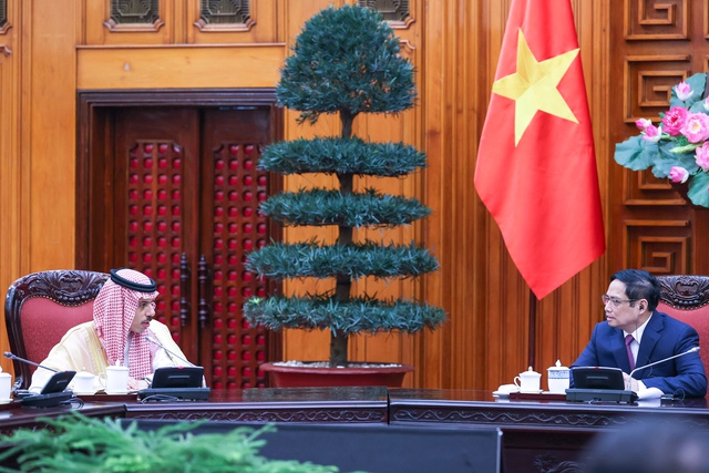 Thủ tướng Phạm Minh Chính tiếp Bộ trưởng Ngoại giao Saudi Arabia Faisal Bin Farhan Al Saud - Ảnh 1. Thủ tướng Phạm Minh Chính tiếp Bộ trưởng Ngoại giao Saudi Arabia Faisal Bin Farhan Al Saud - Ảnh 1.