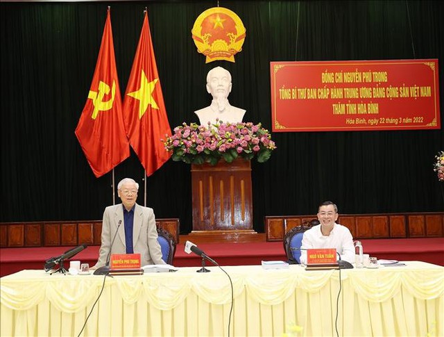 Tổng Bí thư Nguyễn Phú Trọng thăm, làm việc tại tỉnh Hòa Bình - Ảnh 1.