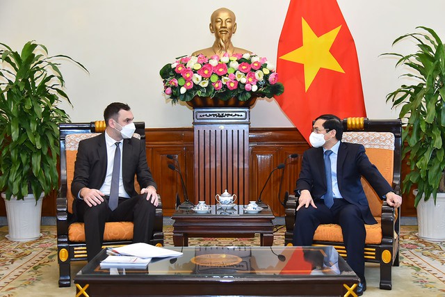 Việt Nam cảm ơn Ba Lan đã hỗ trợ, tạo điều kiện cho gần 2.000 người Việt sơ tán từ Ukraine - Ảnh 1. Việt Nam cảm ơn Ba Lan đã hỗ trợ, tạo điều kiện cho gần 2.000 người Việt sơ tán từ Ukraine - Ảnh 1.