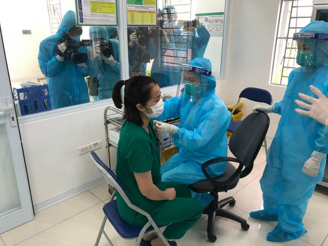 Sau 1 năm, Việt Nam đã tiêm được hơn 198 triệu liều vaccine phòng COVID-19 - Ảnh 1.
