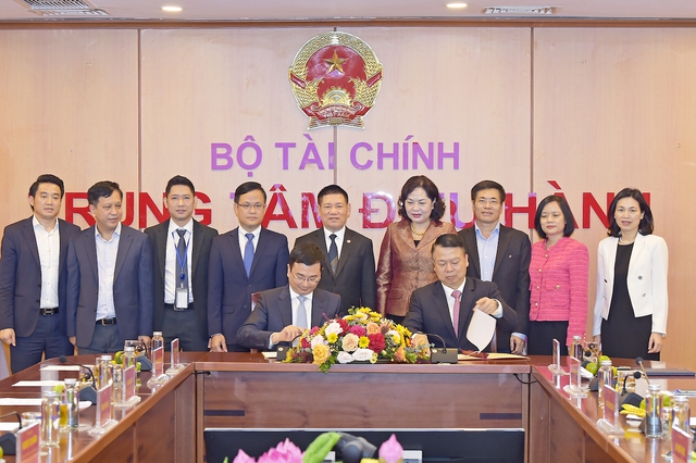 NHNN và Bộ Tài chính phối hợp chuẩn hoá việc mua bán ngoại tệ - Ảnh 1. NHNN và Bộ Tài chính phối hợp chuẩn hoá việc mua bán ngoại tệ - Ảnh 1.