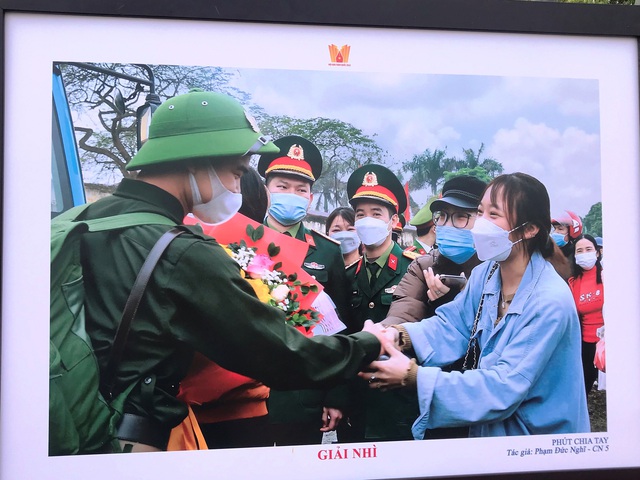 Triển lãm ảnh báo chí ‘Những nẻo đường xuân’ - Ảnh 4. Triển lãm ảnh báo chí ‘Những nẻo đường xuân’ - Ảnh 4.