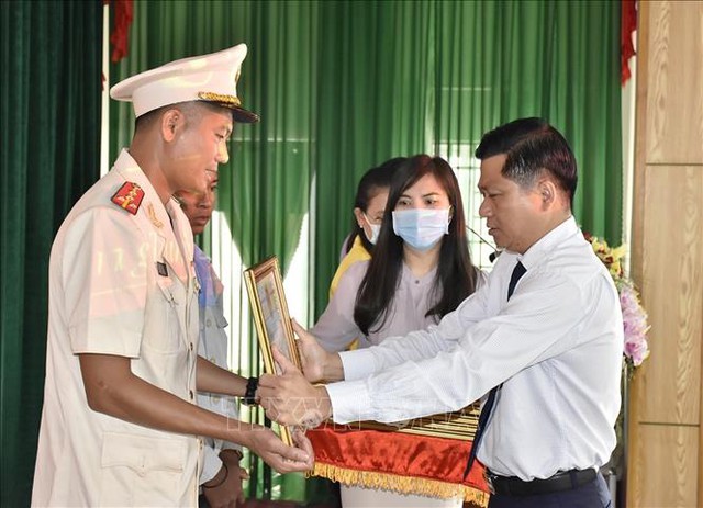 Chủ tịch nước tặng thưởng Huân chương Dũng cảm cho Đại úy Thái Ngô Hiếu - Ảnh 3.