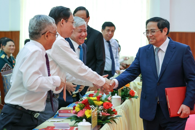 Thủ tướng Phạm Minh Chính dự lễ kỷ niệm 30 năm tái lập tỉnh Ninh Thuận - Ảnh 4.
