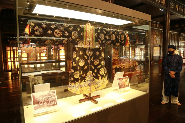 Thừa Thiên Huế: Tiếp nhận và trưng bày hai cổ vật triều Nguyễn - Ảnh 3.