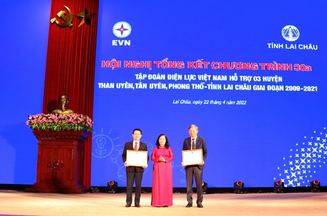 EVN đầu tư hơn 900 tỷ đồng hỗ trợ 3 huyện nghèo của Lai Châu - Ảnh 2.