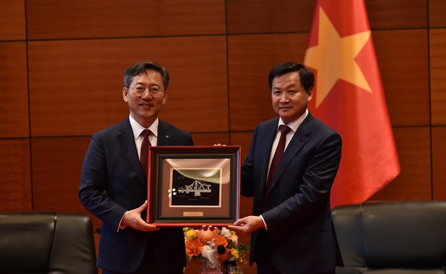 Phó Thủ tướng Lê Minh Khái tiếp Tổng giám đốc Ngân hàng Hana, Hàn Quốc - Ảnh 3. Phó Thủ tướng Lê Minh Khái tiếp Tổng giám đốc Ngân hàng Hana, Hàn Quốc - Ảnh 3.