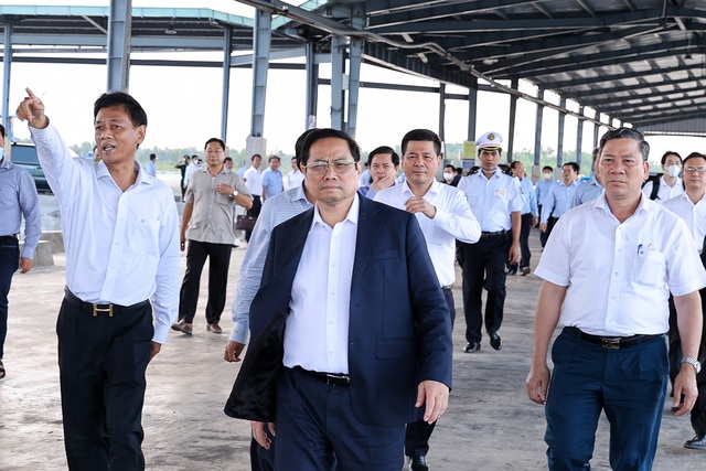 Thủ tướng khảo sát khu quy hoạch cảng lớn nhất ĐBSCL và dự án nhiệt điện Long Phú 1 - Ảnh 1.