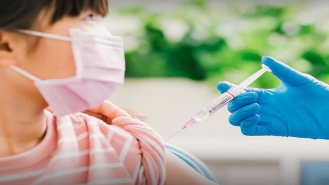 Thủ tướng Chính phủ yêu cầu trong Quý II hoàn thành tiêm vaccine COVID-19 cho trẻ em - Ảnh 1.